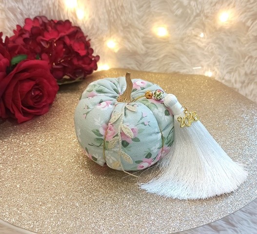 Γούρι Κολοκύθα Φλοράλ Μέντα με Μεταλλικό Κοτσάνι