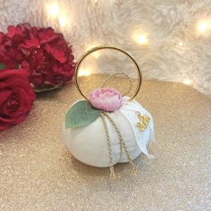 Βελούδινη Λευκή Κολοκύθα με Κρίκο