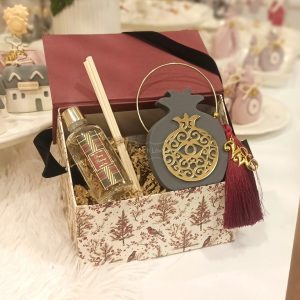 Χριστουγεννιάτικο Σετ Σπιτάκι με γούρι και Diffuser