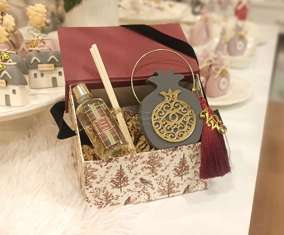 Χριστουγεννιάτικο Σετ Σπιτάκι με γούρι και Diffuser